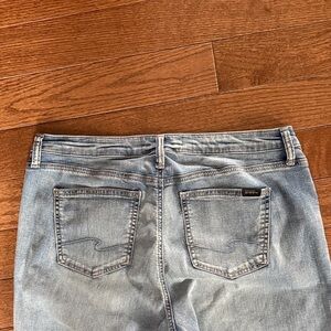 Authentic Silver Jeans Light Wash Women’s Jeans - Classic Casual Fit